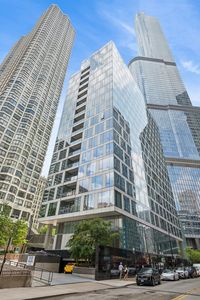 403 N Wabash Ave APT 3A