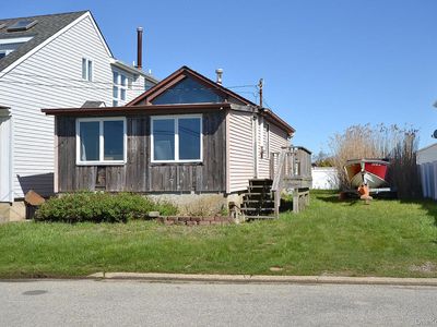 54 Bayview Avenue W