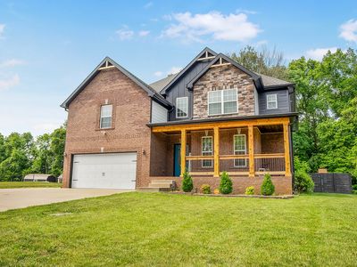 3552 Aurora Dr