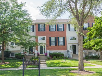 734 Thornbury Rd