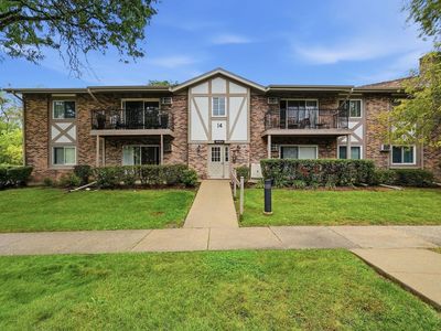9S110 Lake Dr APT 104