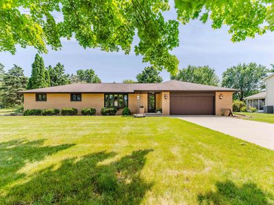 2897 Omro Rd
