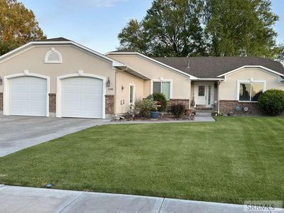 2445 Harold Dr