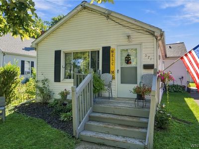 571 Adam St