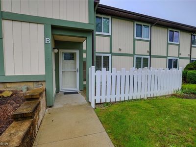 9010 Portage Pointe Dr #5-B