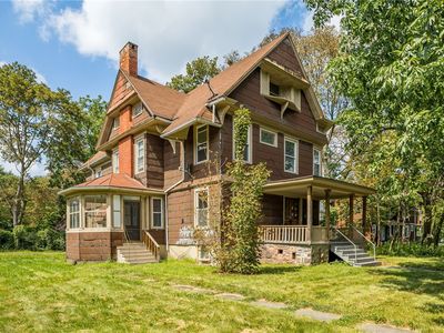 33 Kenwood Ave