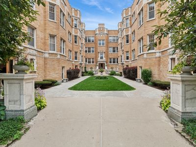 Property at 245 Washington Blvd APT 2B, Oak Park, IL