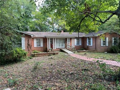 328 Robin Rd