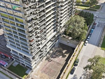 600 E Admiral Blvd Unit 805