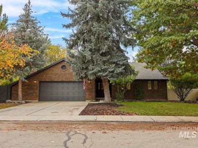 5487 N Marcliffe Ave