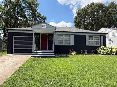 212 W Lindberg Street