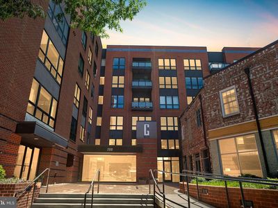 200 Garrett St Unit 611