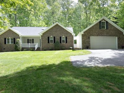 320 Delvin Ln