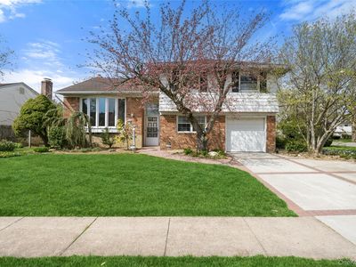 Property at 2 Starfire Lane, Williston Park, NY
