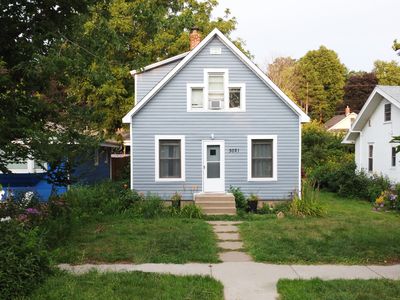 3021 Tyler St NE