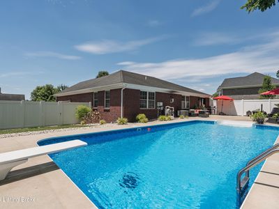 1 S Ridgeview Dr