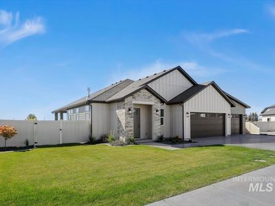 563 Moonstone Rd