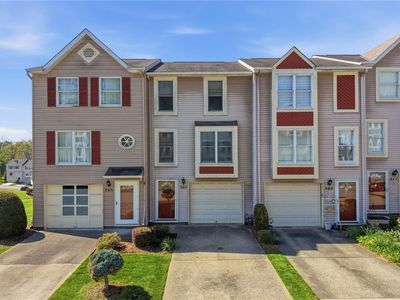 307 Hamlet Ct