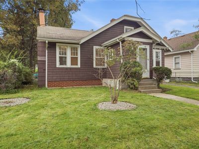 10 Lakewood Dr