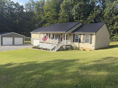 693 Ashley Ln