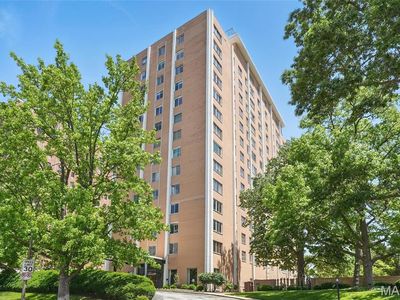 900 S Hanley Rd APT 1B