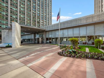3600 N Lake Shore Dr APT 1608