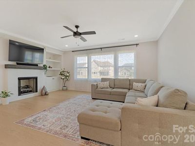 3934 Zinnia Dr