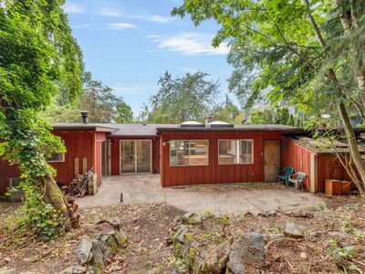 9080 NW Kearney St