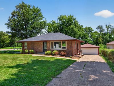 Property at 2267 NW 80th Pl, Clive, IA