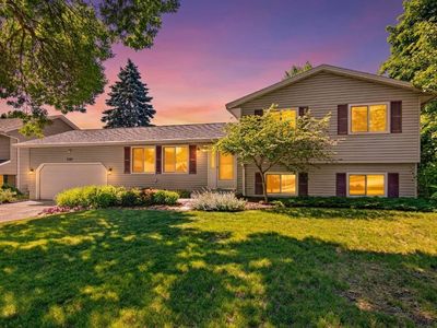 6321 Edgemont Cir N