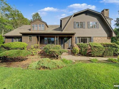 812 Mountain Ave
