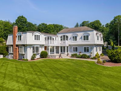 22 Stepping Stone Ln