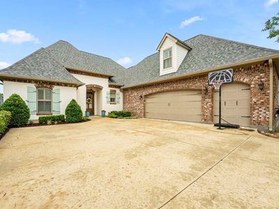 4122 Oleander Dr