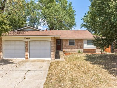 1061 W Main St