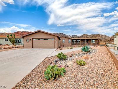 562 Lake Michigan Ln
