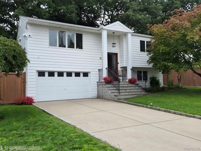 16 Crest Hill Court