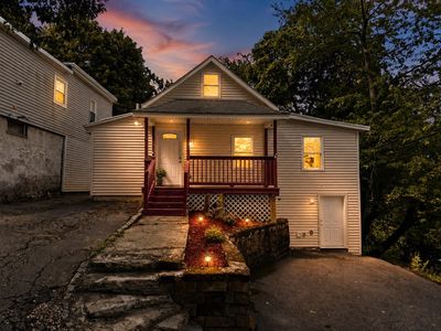 8 Hawkins St
