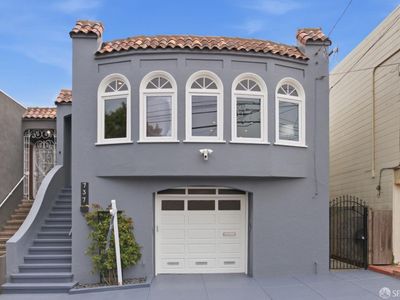 737 Huron Ave