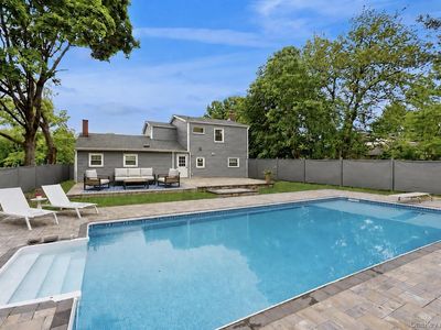 25 Charter Avenue