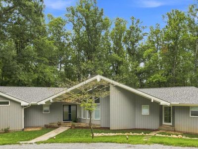 201 Howard Dr