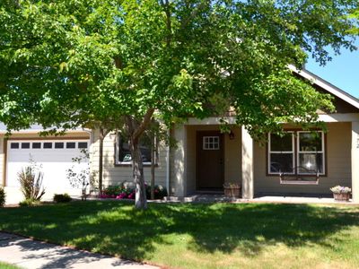 172 SE Yorktown Dr
