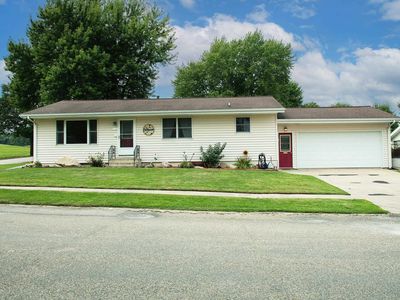 123 Hillcrest Dr