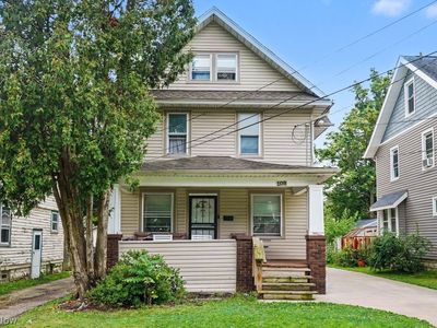 108 E Mapledale Ave