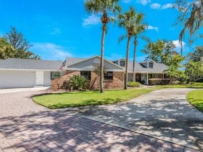306 N Sweetwater Cove Blvd
