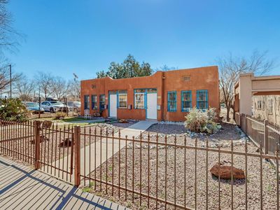 2132/2134 Gold Ave SE