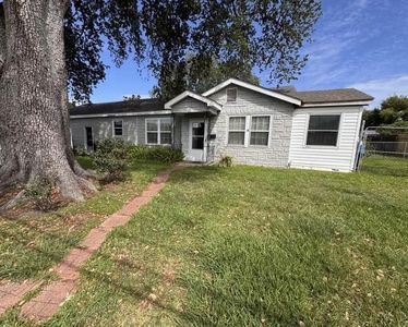 Property at 1210 Fairway Dr, Kenner, LA