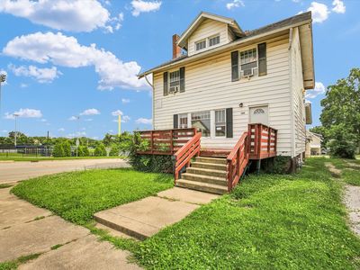1305 W Macon St