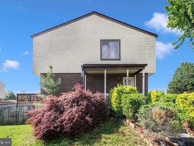 8801 Eureka Ln