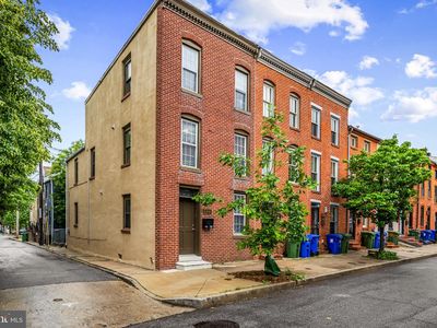 1123 Hollins St
