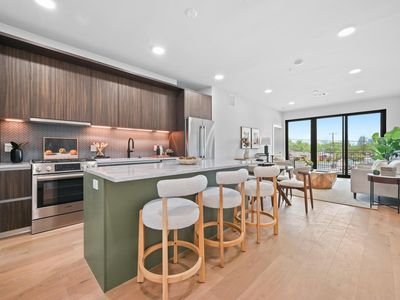 2209 S 1st St #209